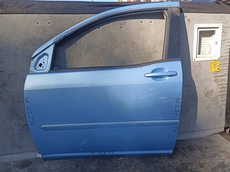 Дверь TOYOTA RAUM NCZ20 передняя левая (б/у)