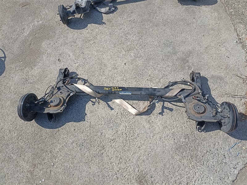 Балка TOYOTA ROOMY M900A 1KR-FE задняя (б/у)
