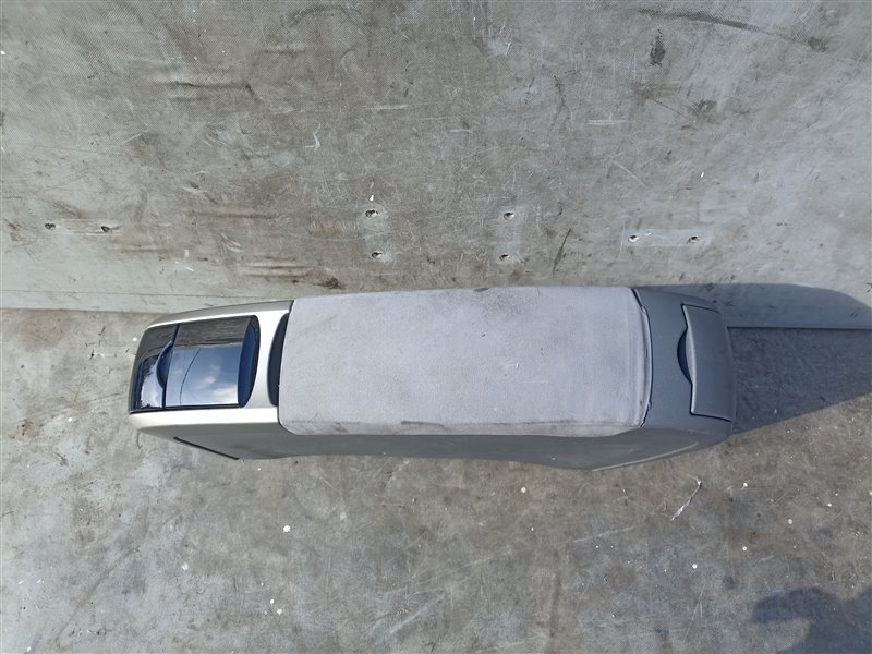 Бардачок между сиденьями TOYOTA PRIUS NHW20 (б/у)