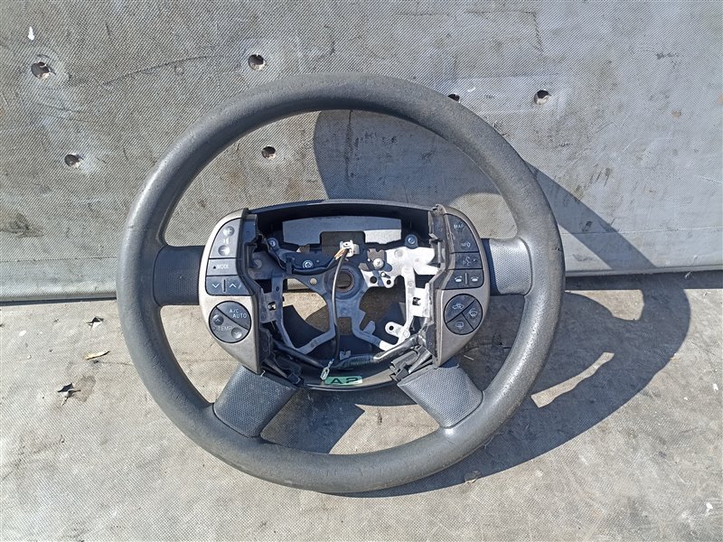 Руль TOYOTA PRIUS NHW20 (б/у)