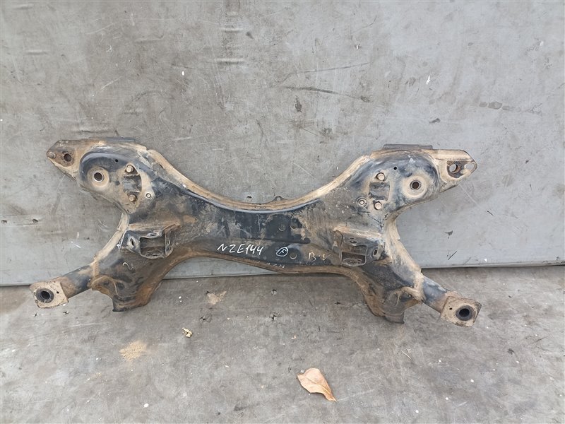 Балка под двс TOYOTA COROLLA AXIO NZE144 1NZ-FE (б/у)