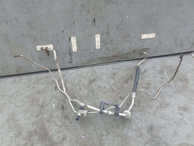 Шланг кондиционера TOYOTA COROLLA AXIO NZE141 1NZ-FE (б/у)