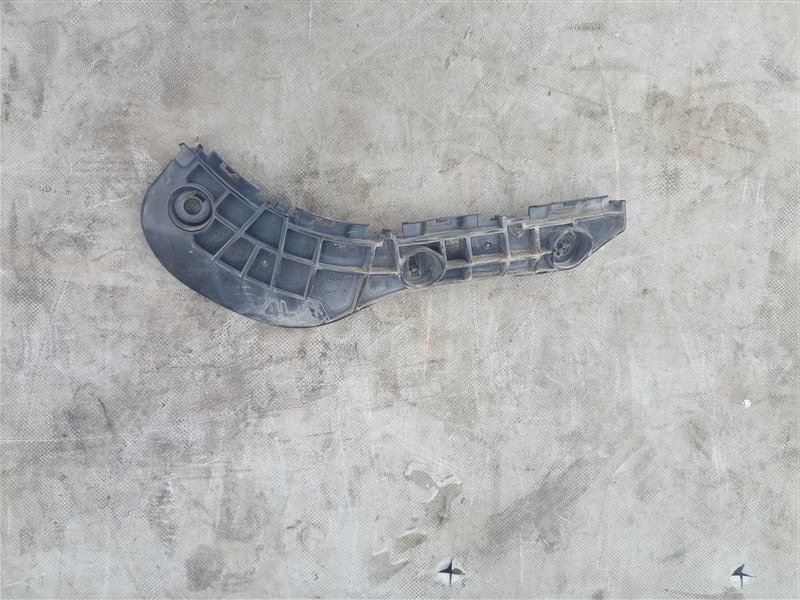 Крепление бампера TOYOTA COROLLA AXIO NZE141 переднее левое (б/у)