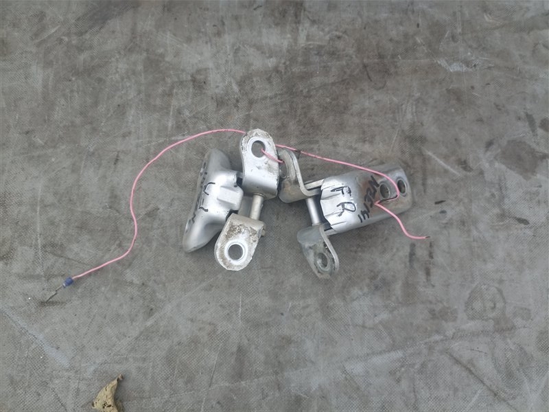 Петля дверная TOYOTA COROLLA FIELDER NZE141 передняя правая (б/у)