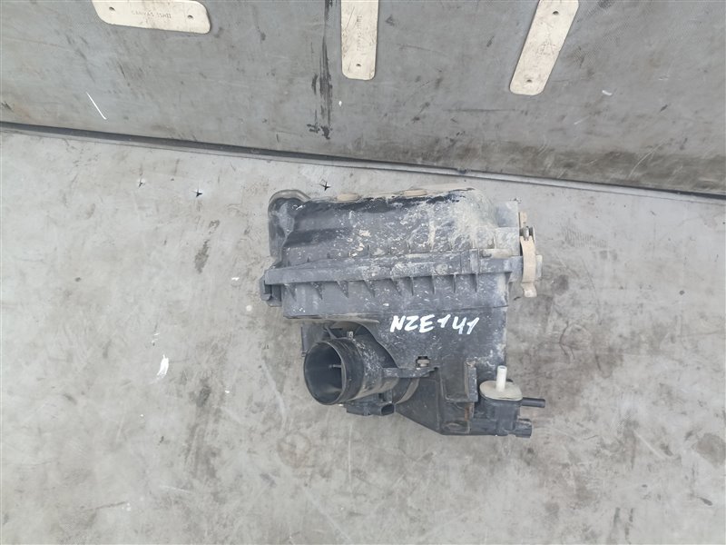 Корпус воздушного фильтра TOYOTA COROLLA AXIO NZE141 1NZ-FE (б/у)