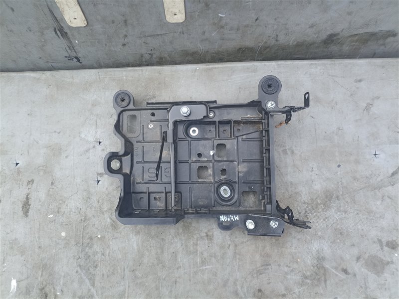 Крепление аккумулятора TOYOTA YARIS CROSS MXPB10 M15A-FKS (б/у)