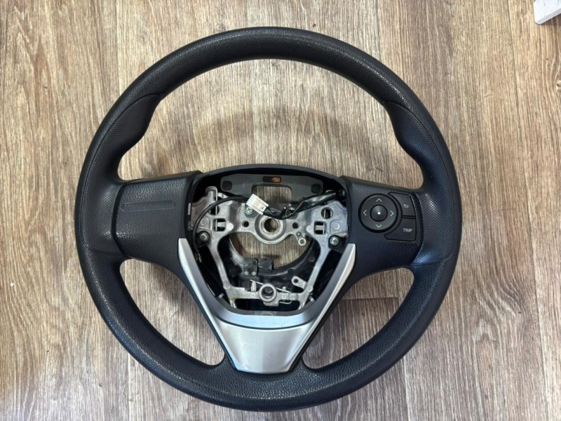 Руль TOYOTA COROLLA AXIO NKE165 (б/у) Руль TOYOTA COROLLA AXIO NKE165 (б/у)