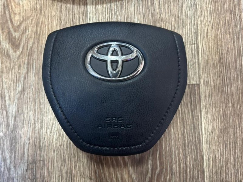 Airbag водительский TOYOTA COROLLA AXIO NKE165 (б/у)
