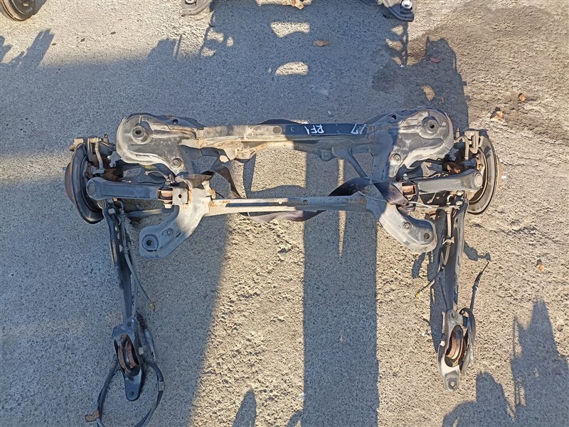 Балка HONDA STEPWGN RF1 B20B задняя (б/у) Балка HONDA STEPWGN RF1 B20B задняя (б/у)