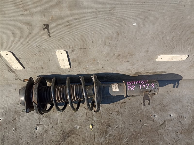 Стойка MAZDA FAMILIA BHA8P BP-ZE передняя правая (б/у) Стойка MAZDA FAMILIA BHA8P BP-ZE передняя правая (б/у)