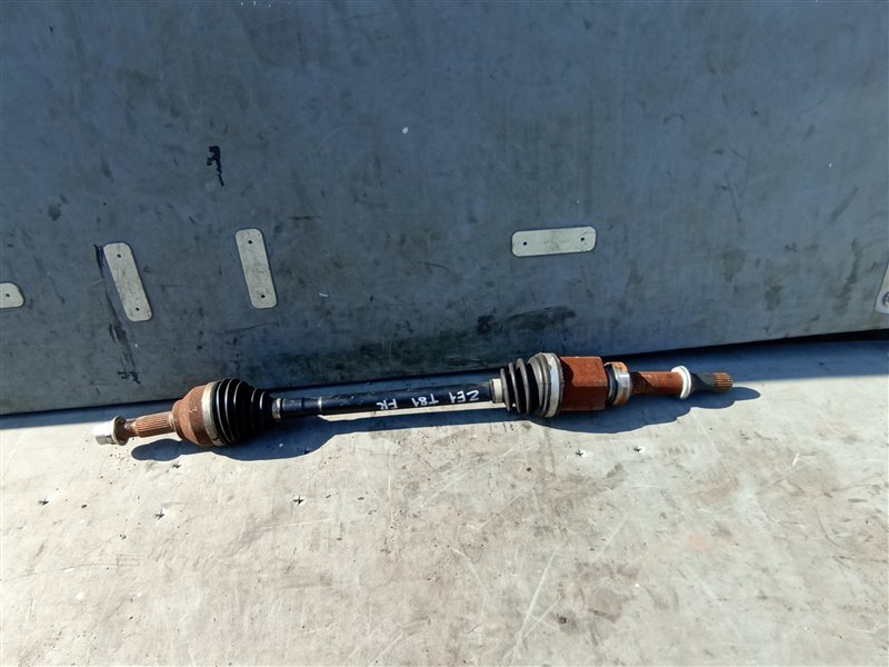 Привод NISSAN LEAF ZE1 EM57 передний правый (б/у)