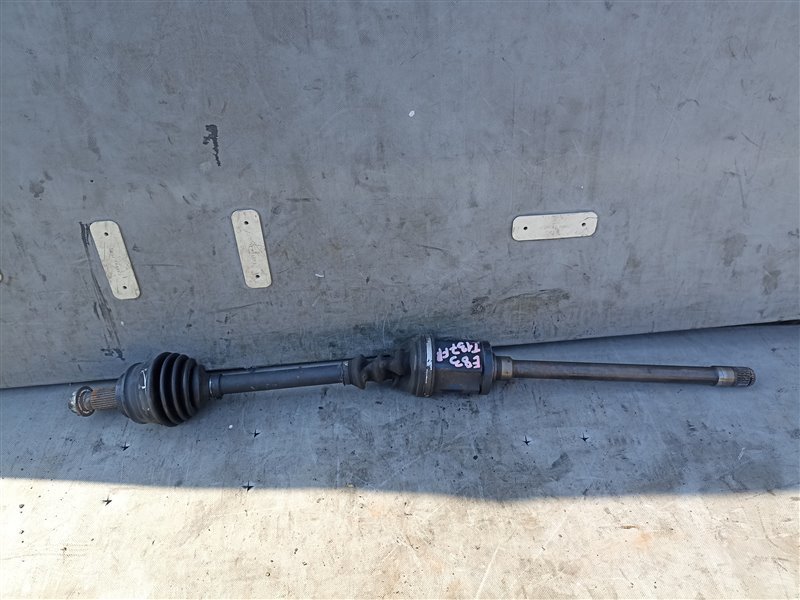 Привод BMW X3 E83 M54B25 передний правый (б/у)