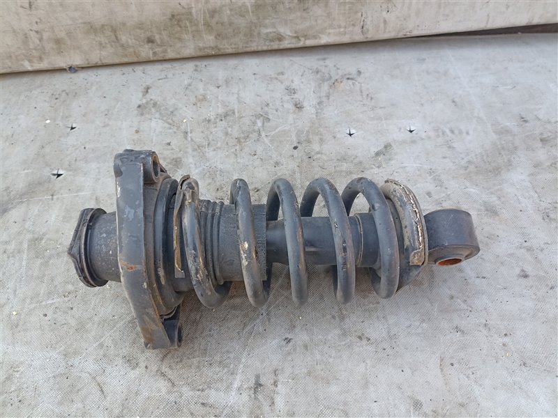 Стойка NISSAN WINGROAD WPY11 SR20VE задняя правая (б/у) Стойка NISSAN WINGROAD WPY11 SR20VE задняя правая (б/у)