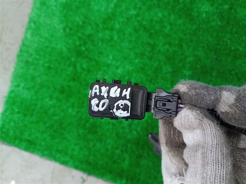 Датчик парктроника TOYOTA HARRIER AXUH80 задний (б/у) Датчик парктроника TOYOTA HARRIER AXUH80 задний (б/у)