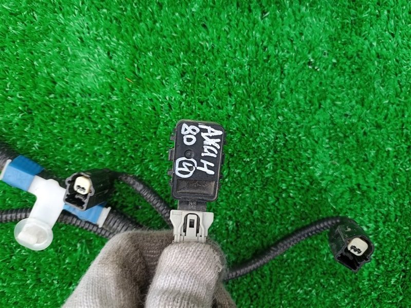 Датчик парктроника TOYOTA HARRIER AXUH80 задний (б/у) Датчик парктроника TOYOTA HARRIER AXUH80 задний (б/у)