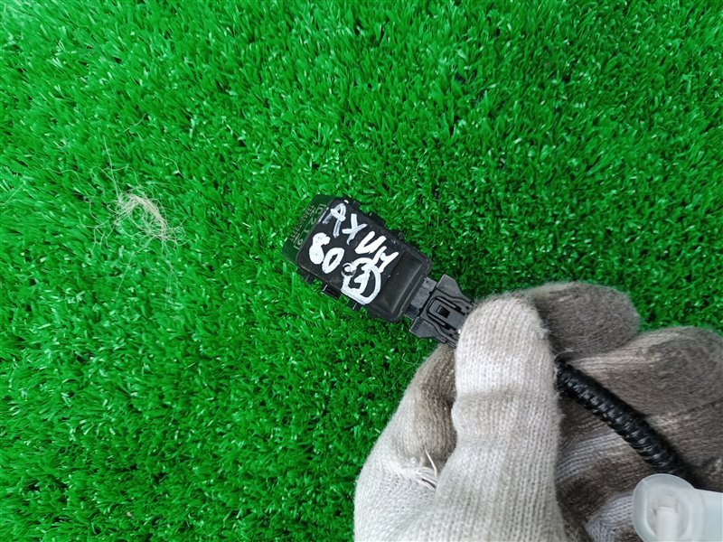 Датчик парктроника TOYOTA HARRIER AXUH80 задний (б/у) Датчик парктроника TOYOTA HARRIER AXUH80 задний (б/у)