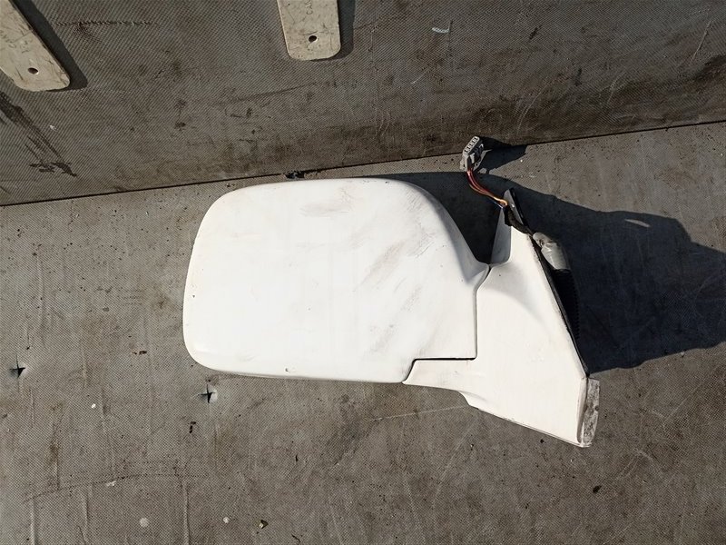 Зеркало NISSAN LARGO W30 правое (б/у)