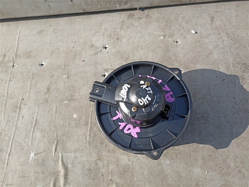 Мотор печки TOYOTA ALLION AZT240 (б/у) Мотор печки TOYOTA ALLION AZT240 (б/у)