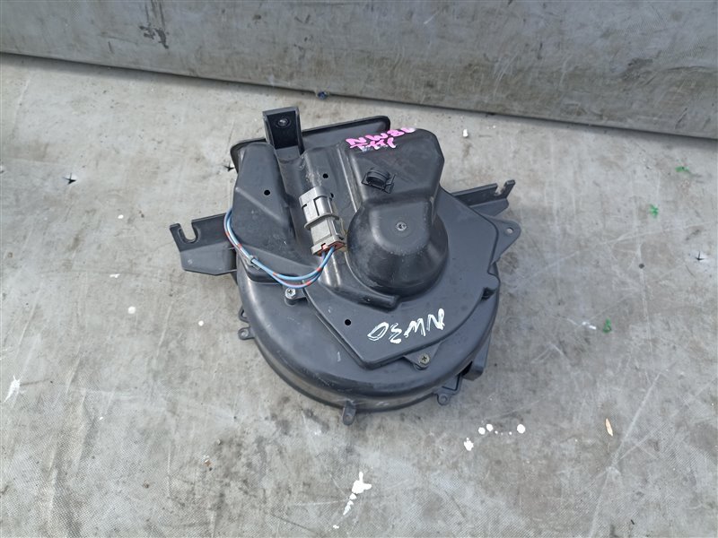 Мотор печки NISSAN LARGO W30 (б/у) Мотор печки NISSAN LARGO W30 (б/у)