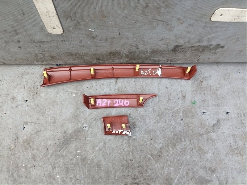 Накладка на торпеду TOYOTA PREMIO AZT240 (б/у)