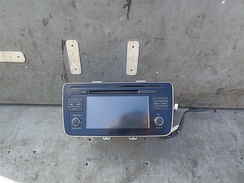 Магнитофон NISSAN LEAF ZE1 (б/у)