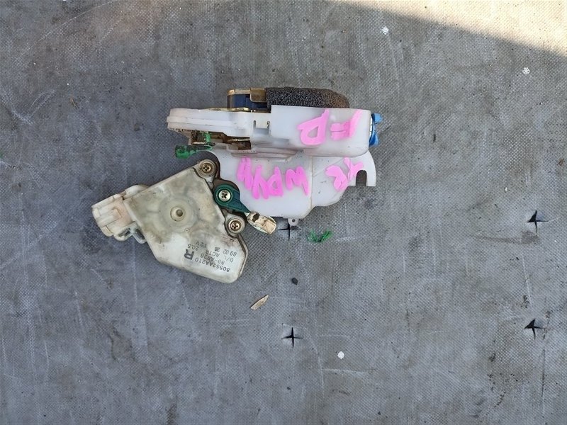 Замок двери NISSAN WINGROAD WFY11 передний правый (б/у)