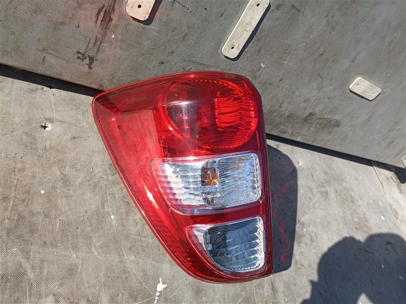 Стоп-сигнал TOYOTA RUSH J200E левый (б/у)