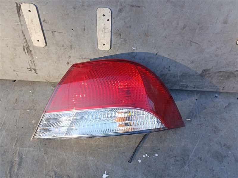 Стоп-сигнал MITSUBISHI LANCER CEDIA CS2A правый (б/у)