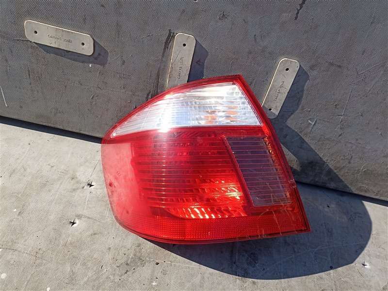 Стоп-сигнал TOYOTA PREMIO AZT240 левый (б/у)