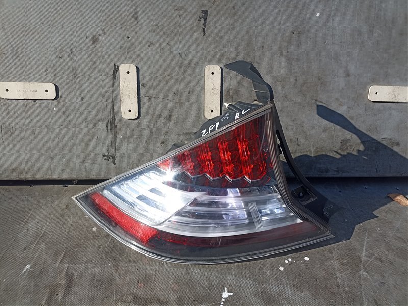 Стоп-сигнал HONDA CR-Z ZF2 левый (б/у)