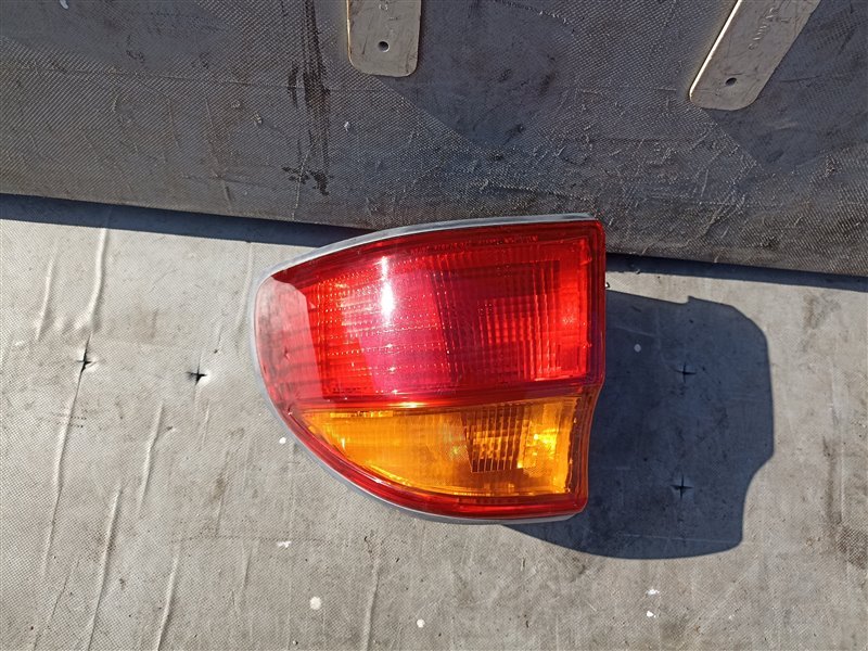 Стоп-сигнал NISSAN LARGO W30 правый (б/у)