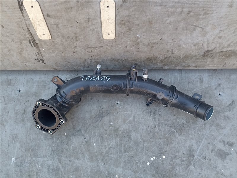 Патрубок интеркулера LEXUS NX350 TAZA25 T24A-FTS (б/у)