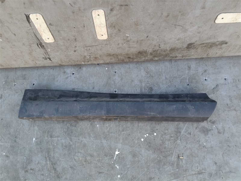 Накладка на дверь LEXUS NX350 TAZA25 задняя правая (б/у)