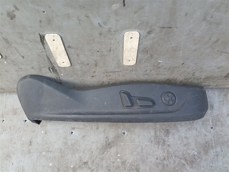 Кнопка управления сиденьем AUDI A6 C7 CHVA 09.2011 передняя правая (б/у)