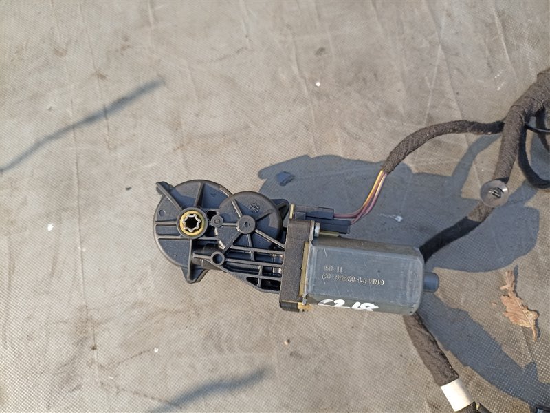 Мотор привода сиденья MERCEDES CLS350 C218 276.952 10.2011 передний правый (б/у)