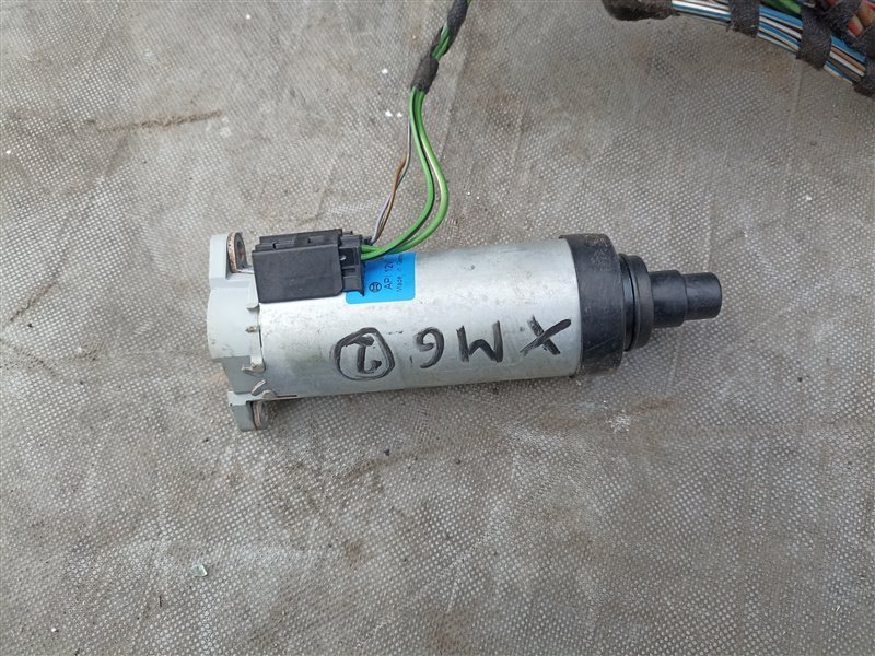 Мотор привода сиденья BMW X6M E71 S63B44A 09.2011 передний правый (б/у)