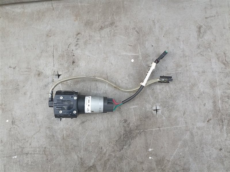 Компрессор подкачки сидений BMW X6M E71 S63B44A 09.2011 передний правый (б/у)