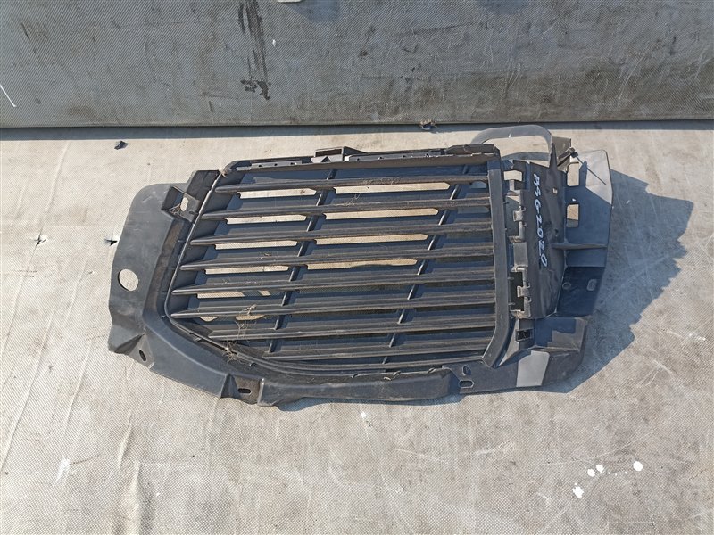 Решетка в бампер PEUGEOT 3008 C1A передняя левая (б/у)