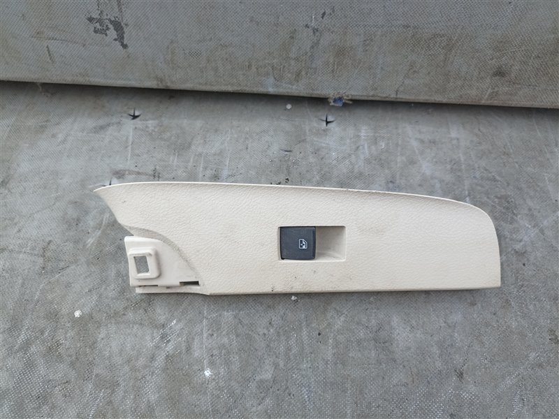 Блок управления стеклоподъемниками TOYOTA SIENTA NCP175 передний левый (б/у)