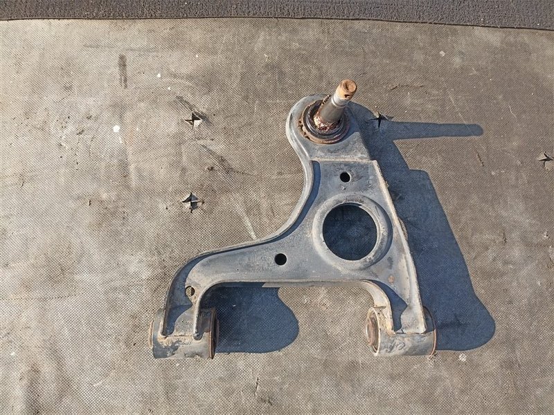 Рычаг верхний NISSAN LARGO NW30 KA24DE задний левый (б/у)