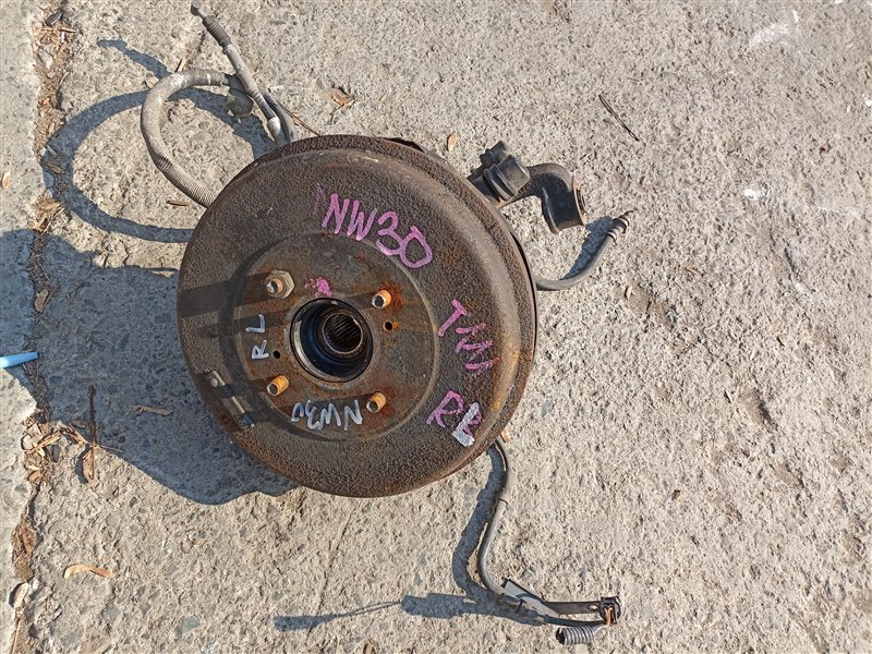 Ступица NISSAN LARGO NW30 KA24DE задняя левая (б/у)