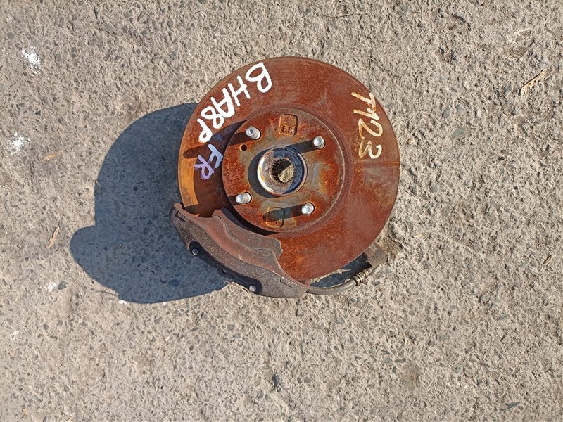 Ступица MAZDA FAMILIA BHA8P BP-ZE передняя правая (б/у)