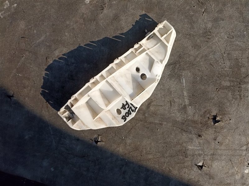 Крепление бампера TOYOTA RUSH J200E переднее правое (б/у)