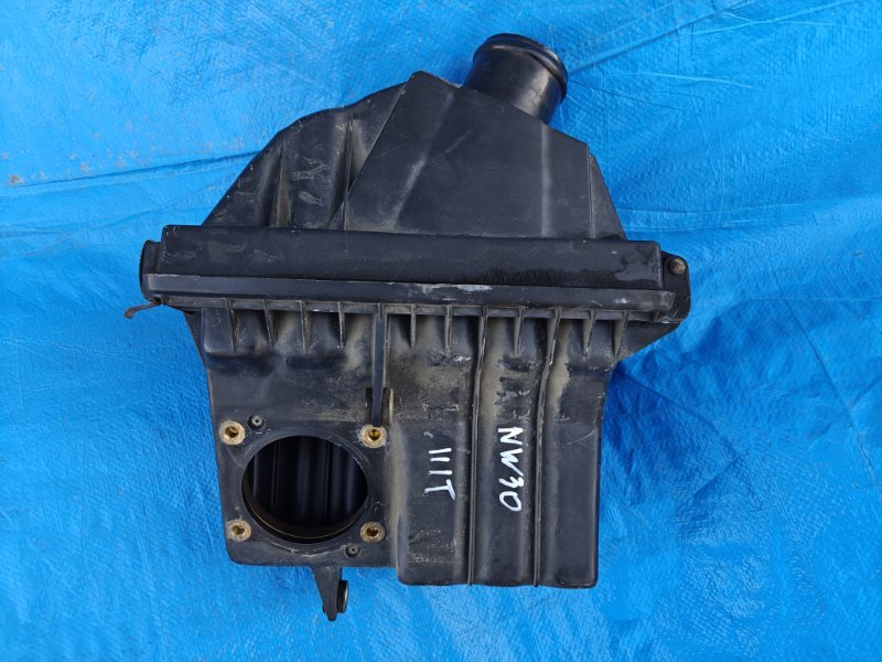 Корпус воздушного фильтра NISSAN LARGO W30 KA24DE (б/у)
