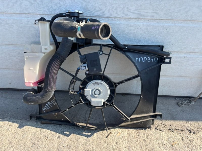 Диффузор радиатора TOYOTA YARIS CROSS MXPB10 M15A-FKS (б/у)