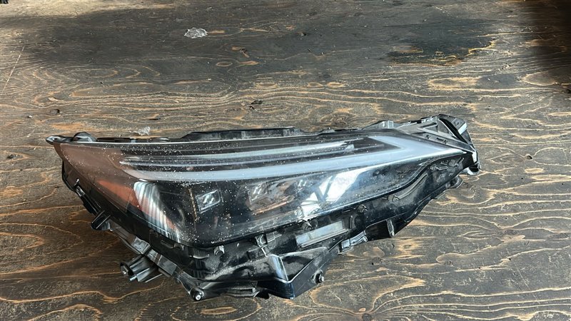 Фара LEXUS NX250 AAZA20 правая (б/у)