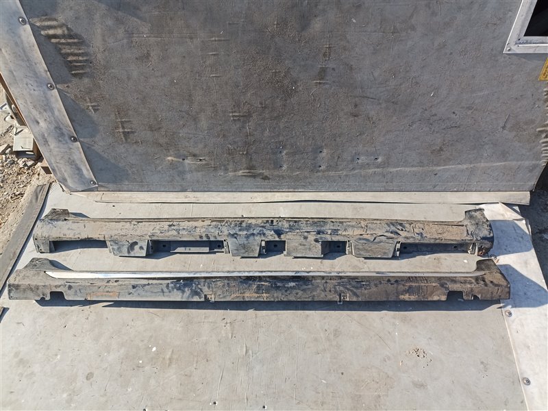 Порог TOYOTA CAMRY AVV50 (б/у)