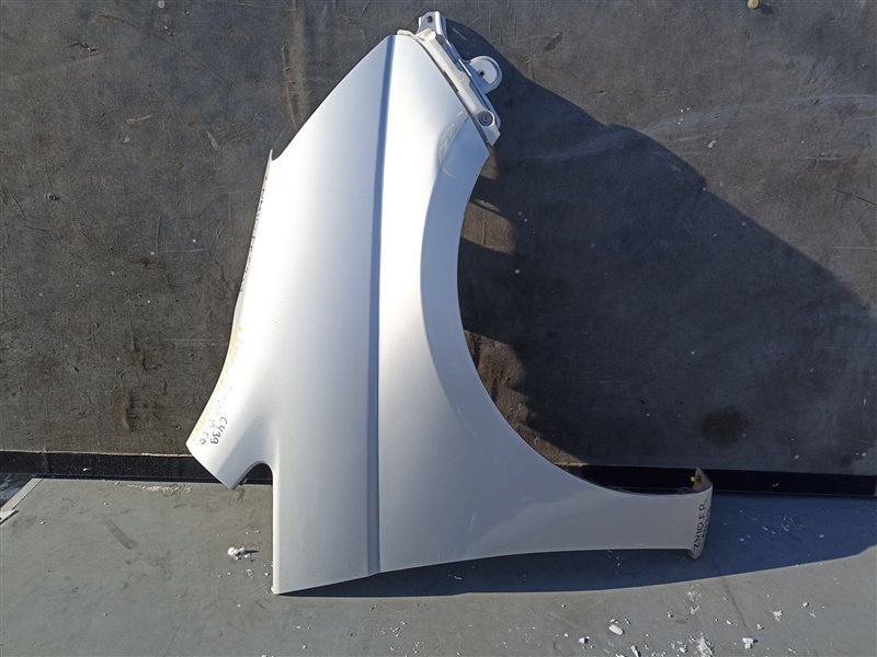 Крыло TOYOTA ISIS ANM10 переднее правое (б/у)