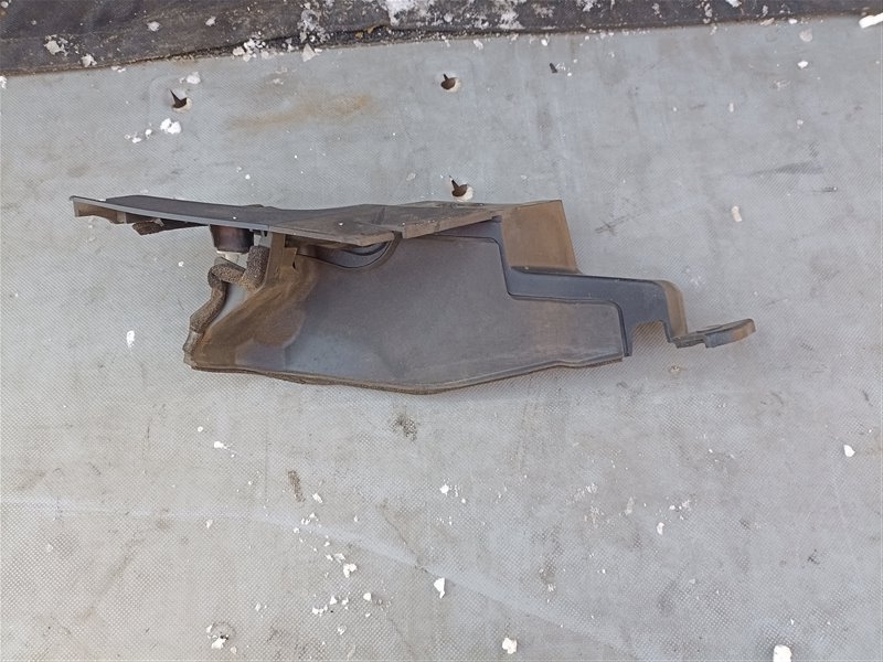 Уголок жабо HONDA INSIGHT ZE2 правый (б/у)