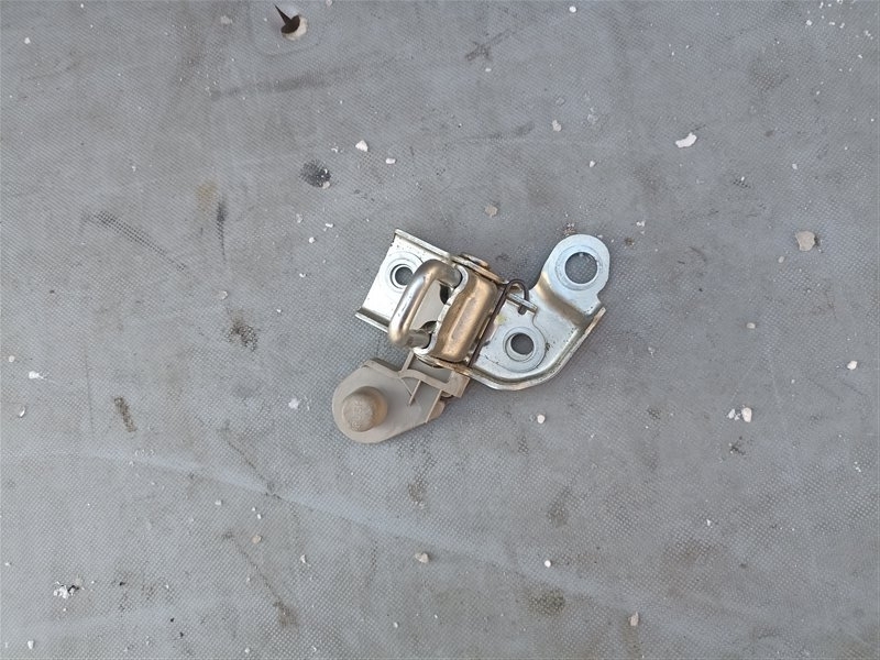 Замок спинки сиденья TOYOTA PORTE NNP10 задний правый (б/у)